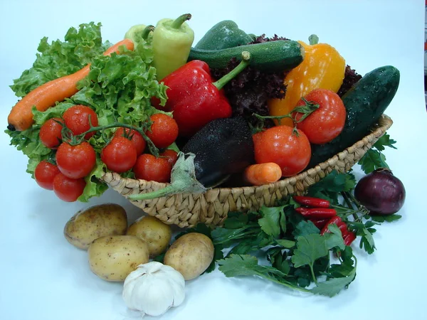 Frisches Gemüse Korb — Stockfoto