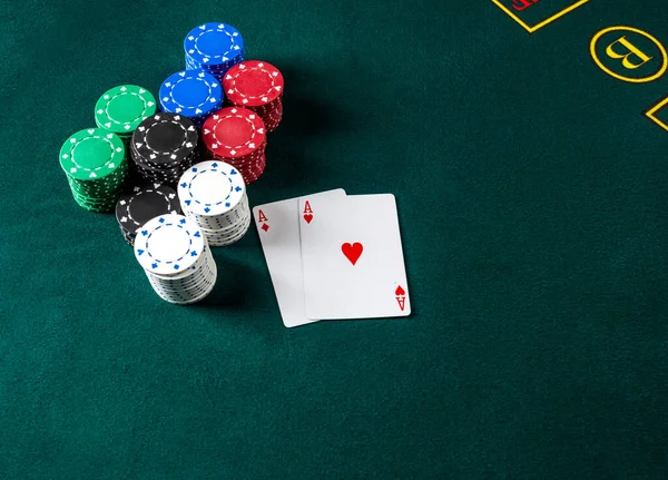 Παιχνίδι Του Πόκερ Μάρκες Και Τις Κάρτες — Φωτογραφία Αρχείου