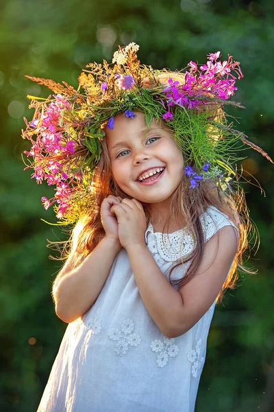 Beautiful Little Girl Wreath — Stock Photo, Image