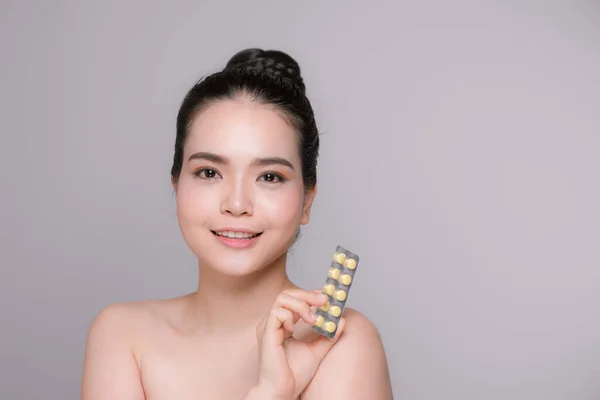Girl Holding Pack Pill Vitamins — Foto Stock