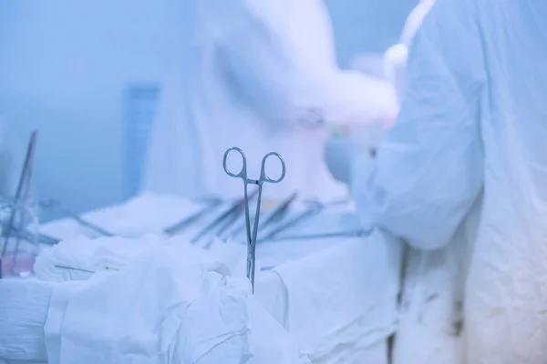 Ameliyatı Doktorun Arka Planda Elleri Yapar Ameliyathane — Stok fotoğraf