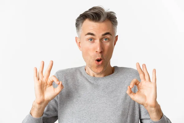 Close Impressed Middle Aged Guy Showing Okay Signs Approval Something — Stock Photo, Image