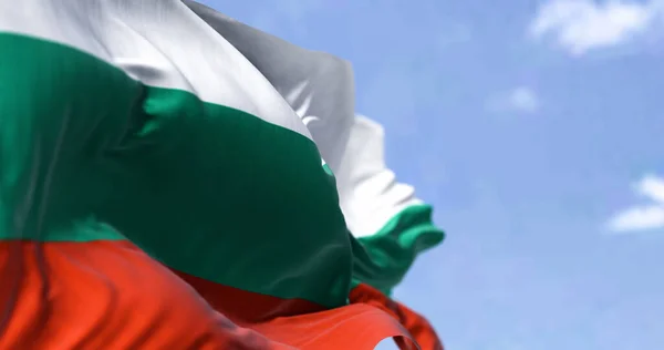 Detail Bulharské Národní Vlajky Vlající Větru Jasného Dne — Stock fotografie