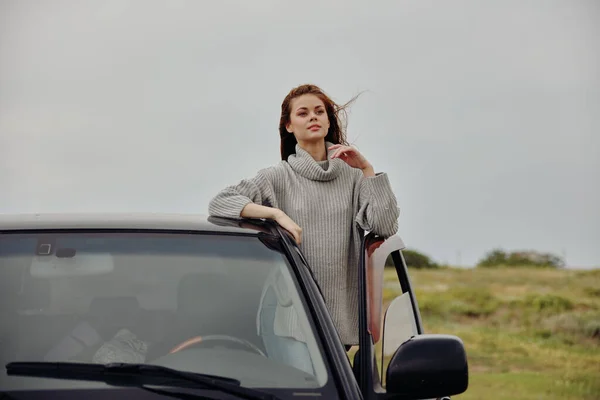 Portrait Woman Red Hair Sweater Car Nature Lifestyle — Stock Photo, Image