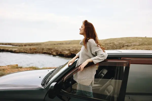 Beautiful Woman Adventure Car Trip Nature Travel Relaxation Concept — Stock Photo, Image
