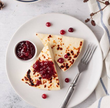 Arka plan için lezzetli peynirli kekin yakın plan çekimi.