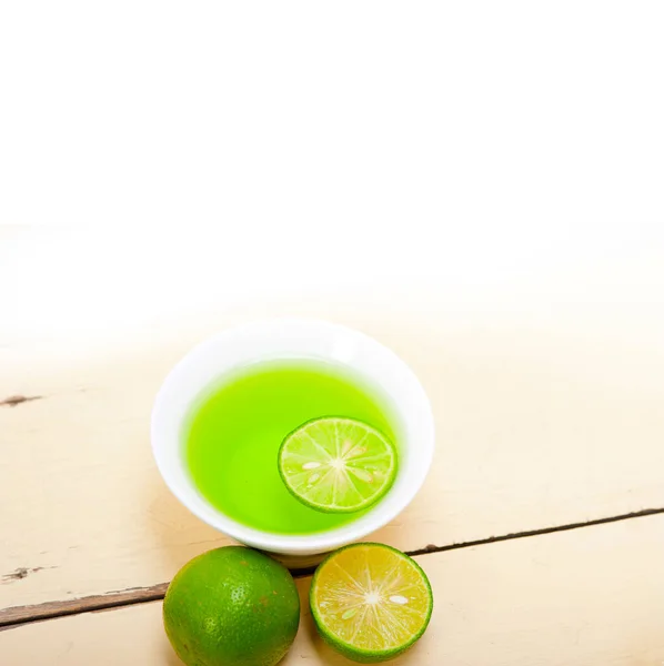 Zielona Lemoniada Limonkowa Filiżance — Zdjęcie stockowe