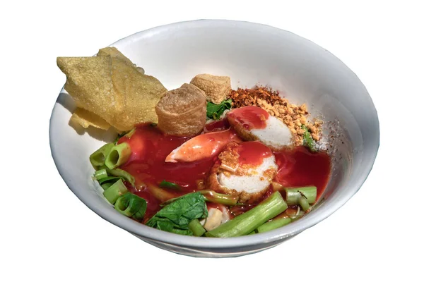 Traditional Yentafo Egg Noodles Pink Sauce Fish Balls Fried Tofu — Stock Photo, Image