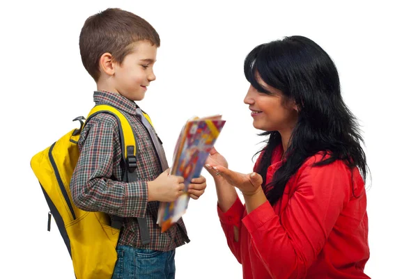 Μητέρα Και Γιος Μιλούν Την Πρώτη Μέρα Του Σχολείου — Φωτογραφία Αρχείου