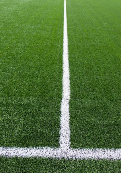 Weißes Linienkreuz Auf Grünem Fußballfeld — Stockfoto