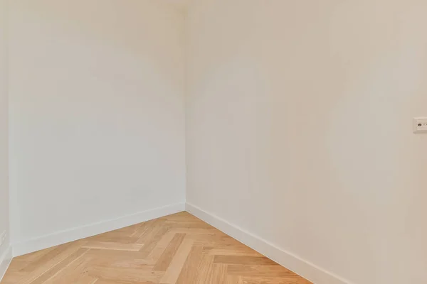 Spacious Empty Room Parquet Floor — Stock Photo, Image