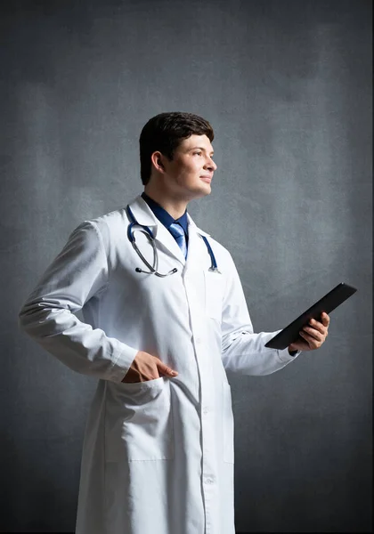 Arzt Mit Computer Tablet — Stockfoto