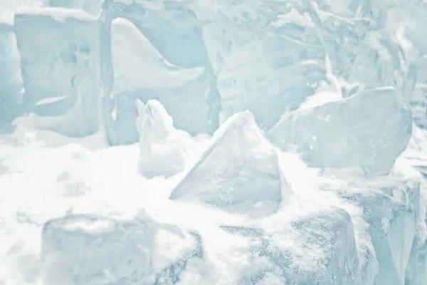 青い氷の山と冬の霜の風景 — ストック写真