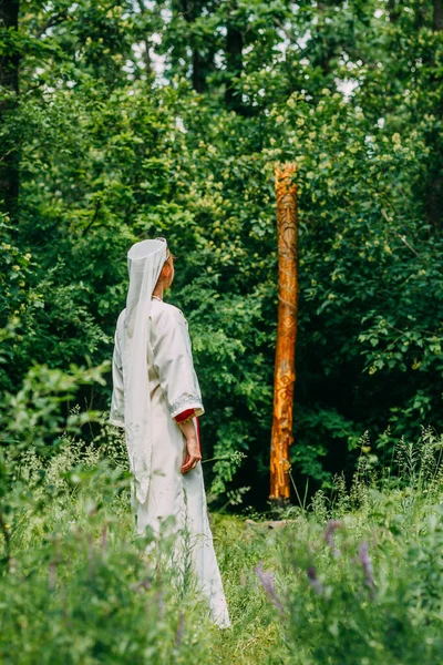 Mutlu Kadın Putperest Rahibe Tören Için Hazırlandı Zamanımıza Olan Eski — Stok fotoğraf