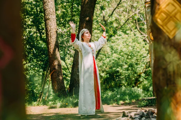 Happy Woman Pagan Priestess Prepared Ceremony Old Faith Our Time — Stok Foto
