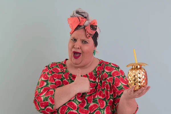 Sobrepeso Más Tamaño Femenino Mujeres Gordas Gorda Gorda Con Ananas — Foto de Stock