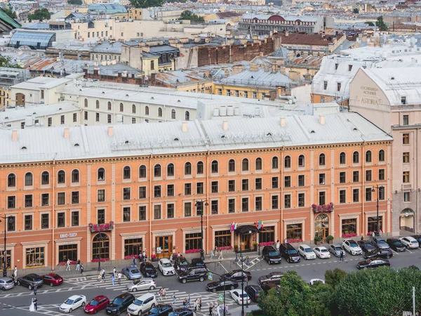Saint Petersburg Ryssland Augusti 2021 Människor Promenader Förbi Berömda Hotell — Stockfoto