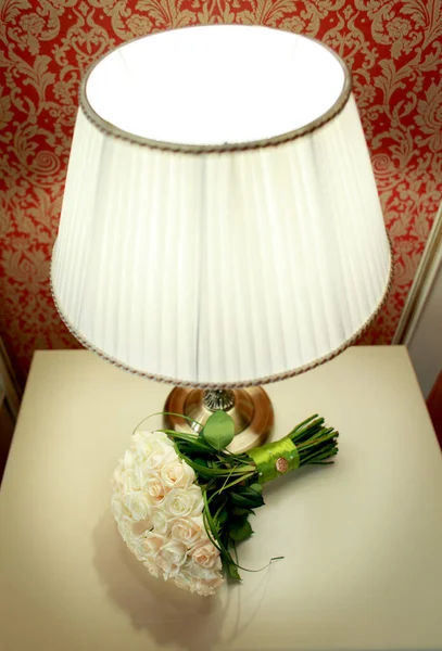 Ash Tea Roses Bouquet Lamp — Stock Photo, Image