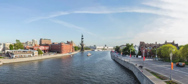 Moscú Rusia Mayo 2015 Vista Panorámica Del Puente Patriarshiy Monumento — Foto de Stock