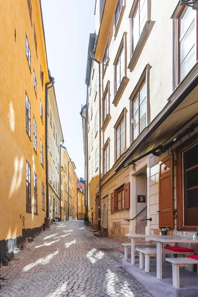 Stockholm Sweden July 2017 Bright Sun Reflections Narrow Street Historic — Stock Photo, Image