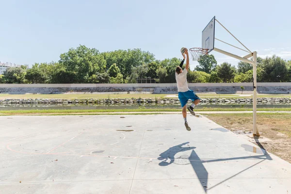 Basketball Player Throwing Basketball Hoop — Stock Photo, Image