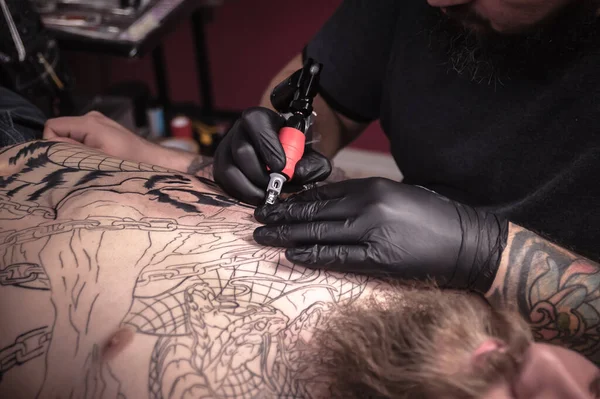 Тату Художник Працює Студії Татуювання — стокове фото