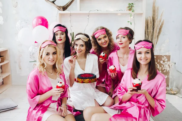 Pretty Girls Pink Robes Sleep Masks Desserts Bridal Showers — Stock Photo, Image