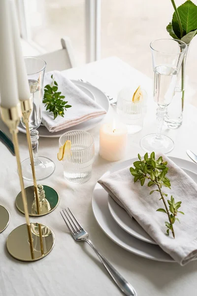 Schöne Tischdekoration Für Ein Romantisches Abendessen Zweit — Stockfoto