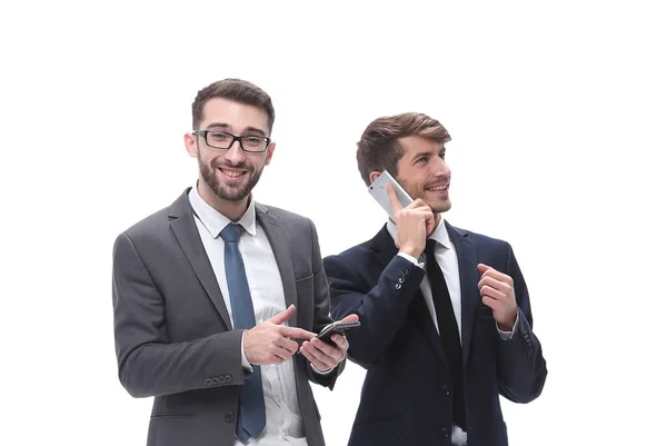2人のビジネスマンがスマートフォンを使って — ストック写真