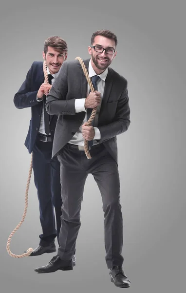 Deux Hommes Affaires Tirant Une Longue Corde — Photo