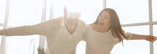 Hintergrundbild Eines Glücklichen Paares Das Der Neuen Wohnung Tanzt — Stockfoto