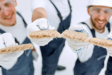 takım kameraya bakarak inşaat işçileri