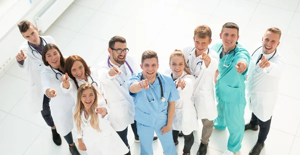 Vista Superior Gran Grupo Profesionales Médicos Que Señalan — Foto de Stock