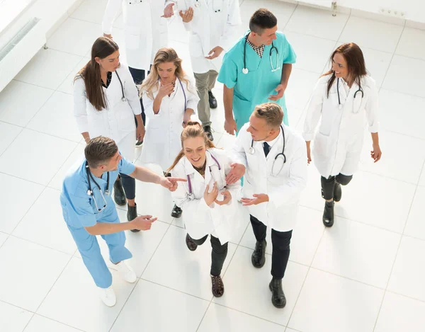 Vista Superior Grupo Médicos Que Discuten Temas Trabajo — Foto de Stock