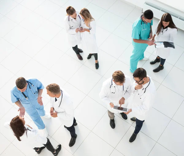 Ansicht Von Oben Team Medizinischer Fachkräfte Diskutiert Gemeinsam Fragen — Stockfoto