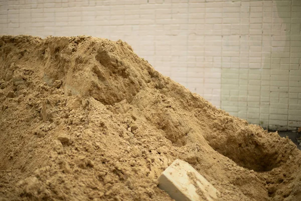 Κατασκευαστική Άμμος Σωρός Άμμου Στο Εργοτάξιο — Φωτογραφία Αρχείου