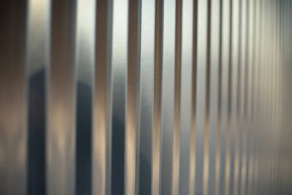 テクスチャフェンス 銀色のスチールフェンス 水平線 — ストック写真