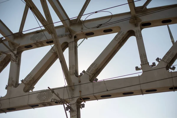 钢桥支承 铁路桥是详细的 — 图库照片