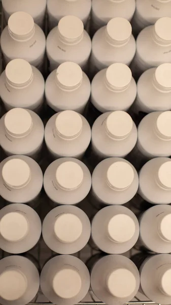 Białe Plastikowe Butelki Widok Góry Dużo Butelek Mleka — Zdjęcie stockowe
