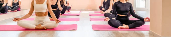 Group Sportswomen Doing Pilates Yoga Pink Mats Beige Loft Studio — Photo