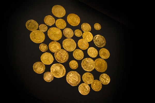 Monedas Oro Cerca —  Fotos de Stock