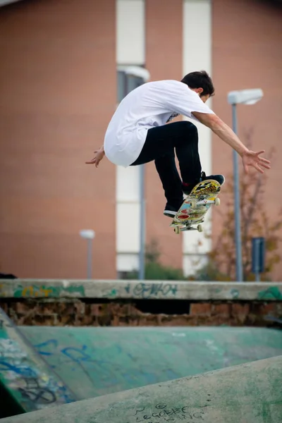 Junge Skater Draußen — Stockfoto