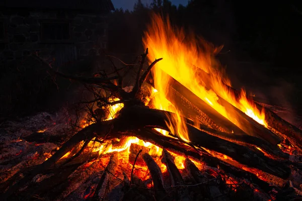 Πυρκαγιά Παραδοσιακό Σύμβολο Στη Λετονία Μέσα Του Καλοκαιριού Φεστιβάλ — Φωτογραφία Αρχείου