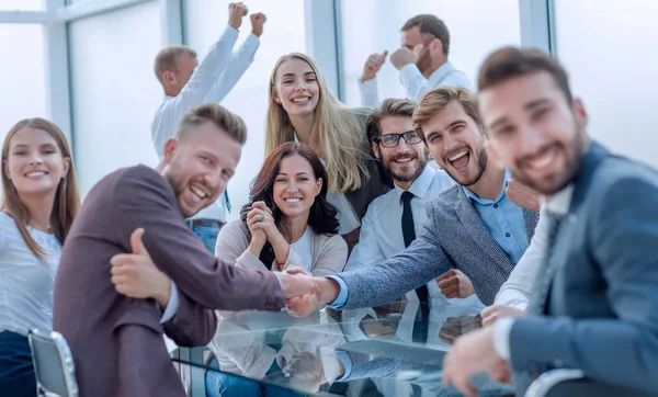 Happy Business People Shaking Hands Conference Room — ストック写真
