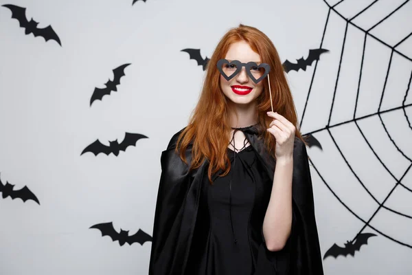 Halloween Koncepció Gyönyörű Lány Fekete Boszorkány Ruha Denevérek — Stock Fotó