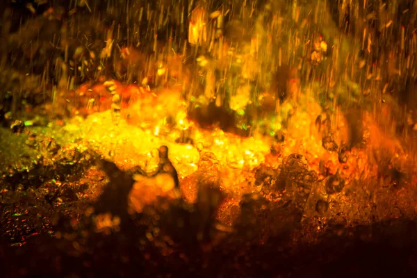 Κίτρινη Προβολή Φόντου Νερού — Φωτογραφία Αρχείου