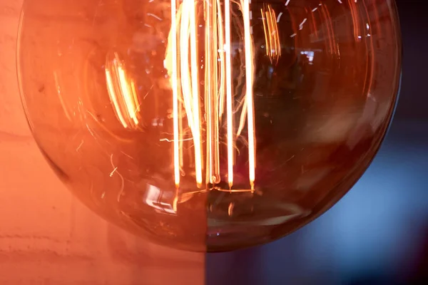 現代の電球 背景ビュー — ストック写真
