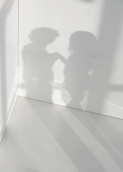 Weißes Zimmer Mit Schummrigem Schatten Hintergrund — Stockfoto