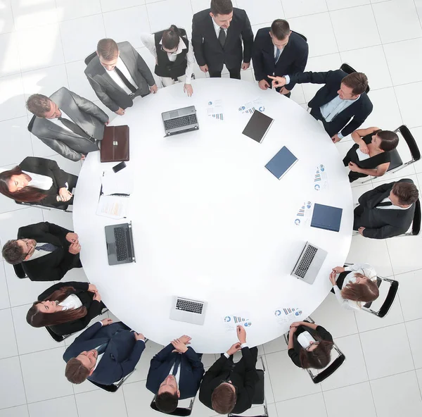 Widok Top Meeting Partnerów Biznesowych Okrągły Stół — Zdjęcie stockowe