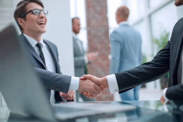 Happy Business People Shaking Hands Office — Stock Photo, Image
